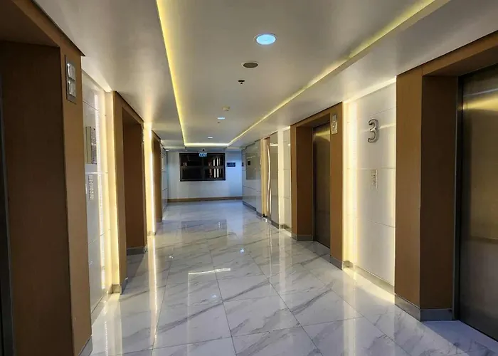 Apartahotel Shore 3 Residences Tower 1 *