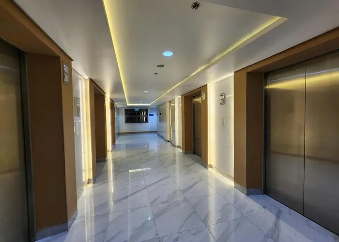 Apartahotel Shore 3 Residences Tower 1 Manila